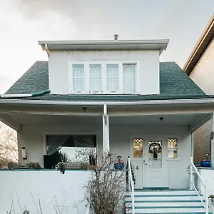 https://quaint-cozy-bed-breakfast.edmonton-hotels.net
