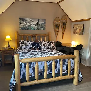 https://holiday-lodge-cabins.banff-hotel.com